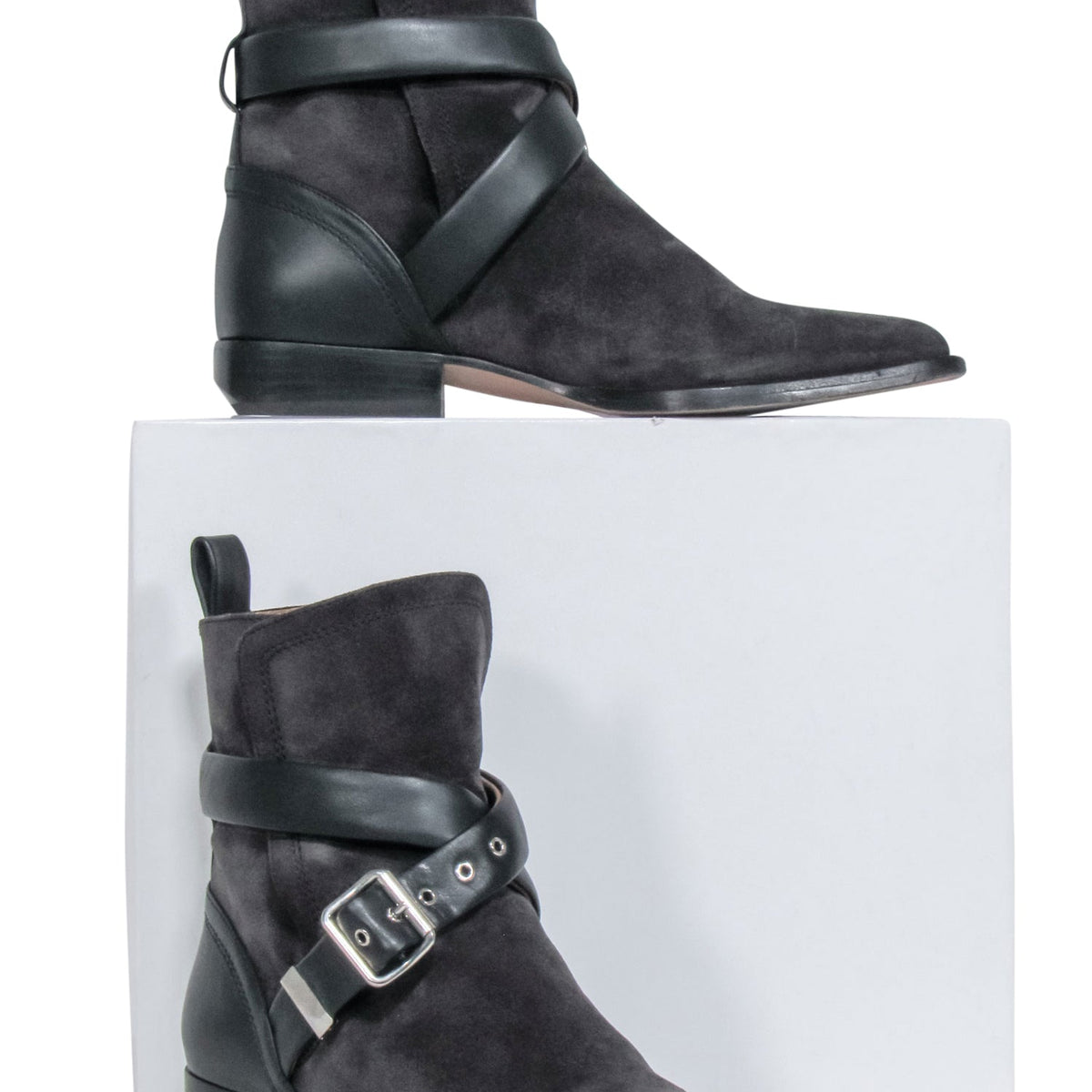 Solvantine elegant leather Ankle Boot