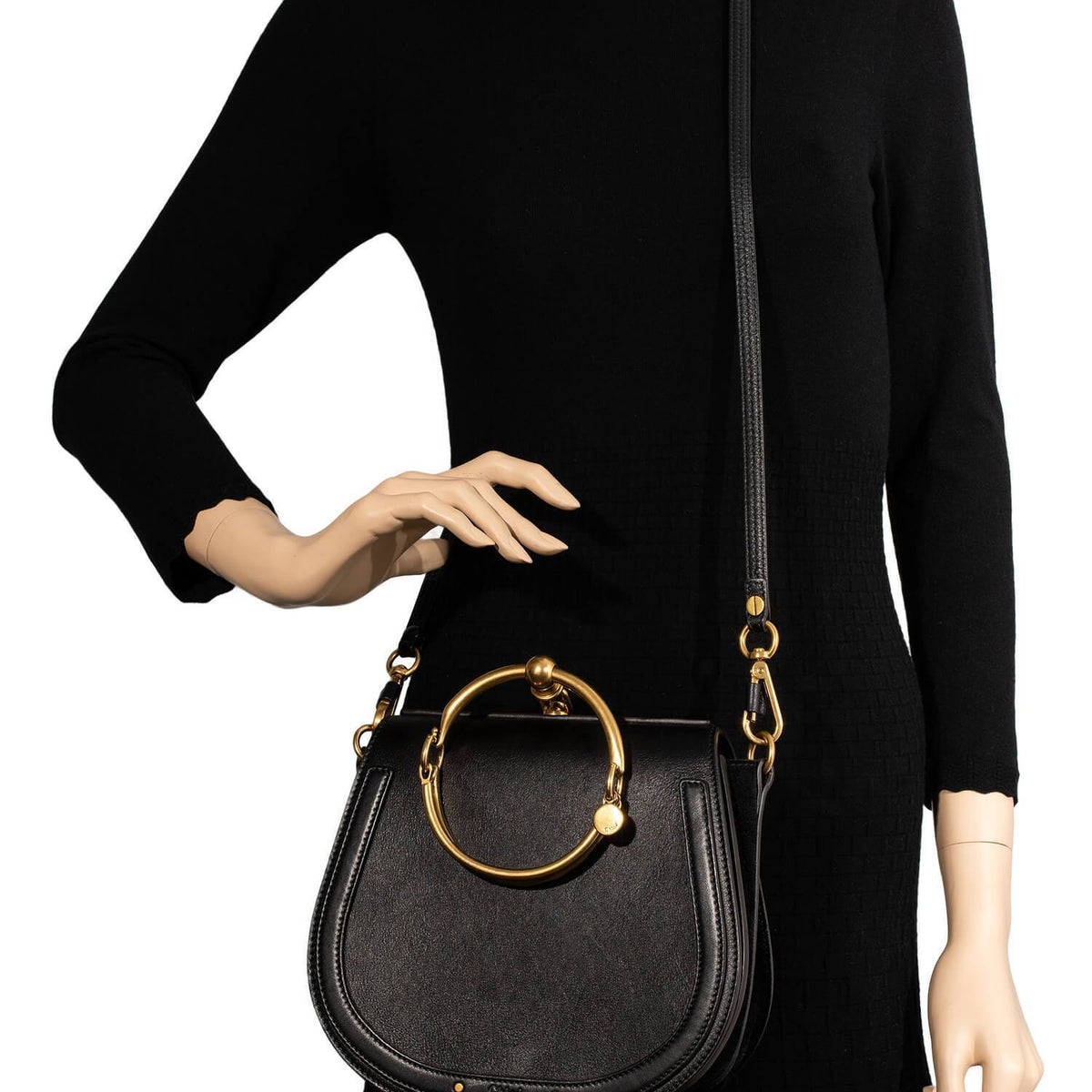 Velventis elegant leather Handbag close-up detail