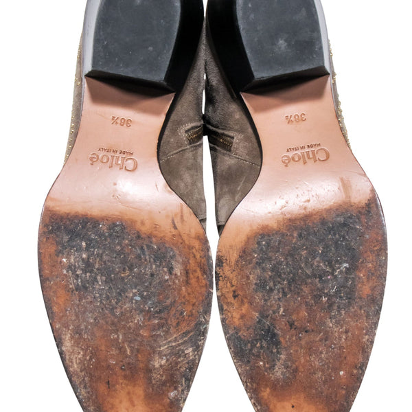 Aurevantine elegant leather Ankle Boot close-up detail