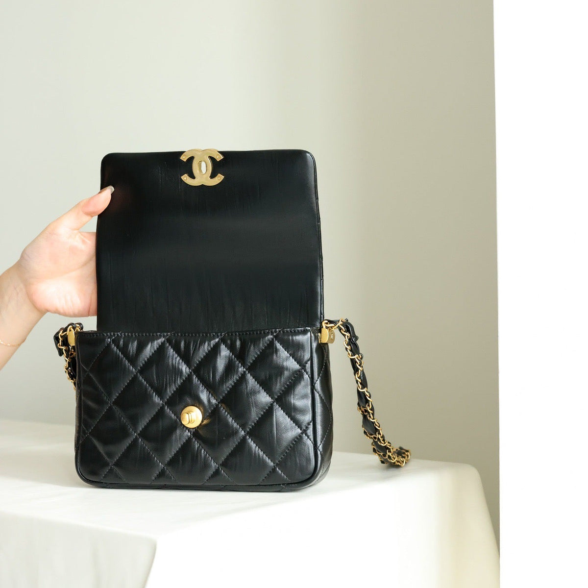 Chanel 23K Bag detail shot – authentic designer craftsmanship