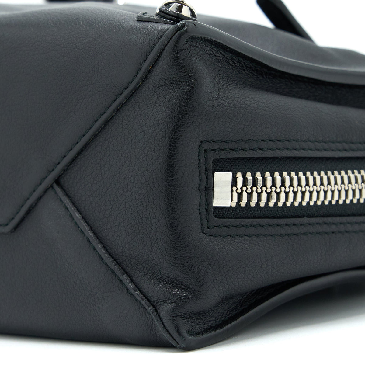 Luxar633 elegant leather Handbag top view
