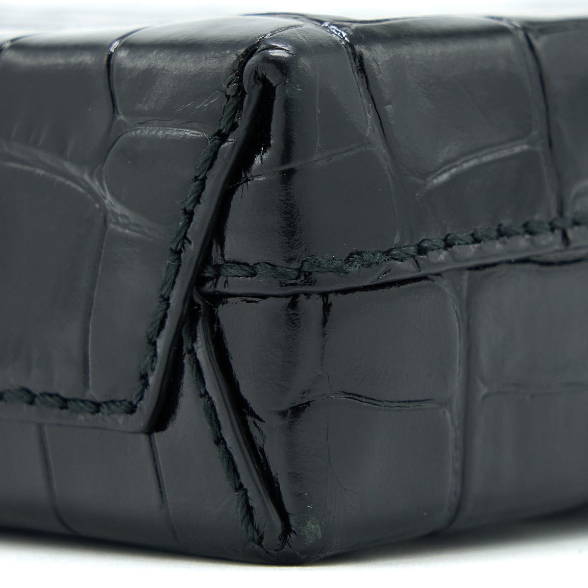 Luxar630 elegant leather Handbag angled view