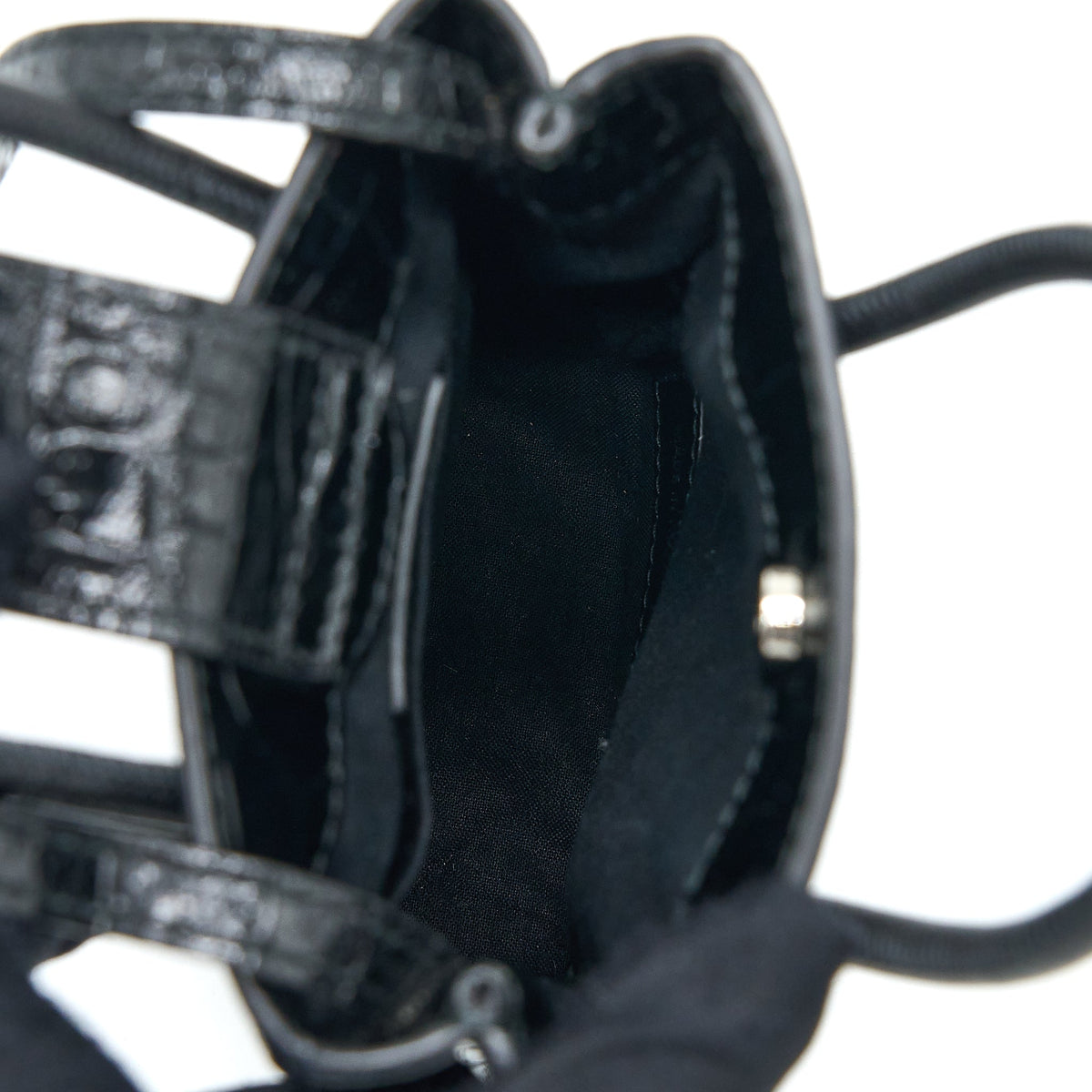 Luxar630 elegant leather Handbag close-up detail