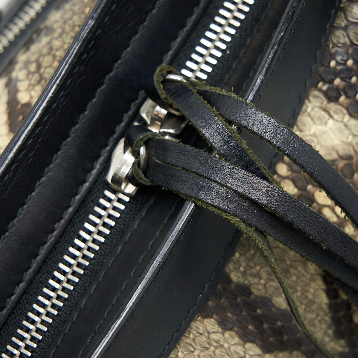 Luxar631 elegant leather Handbag side view