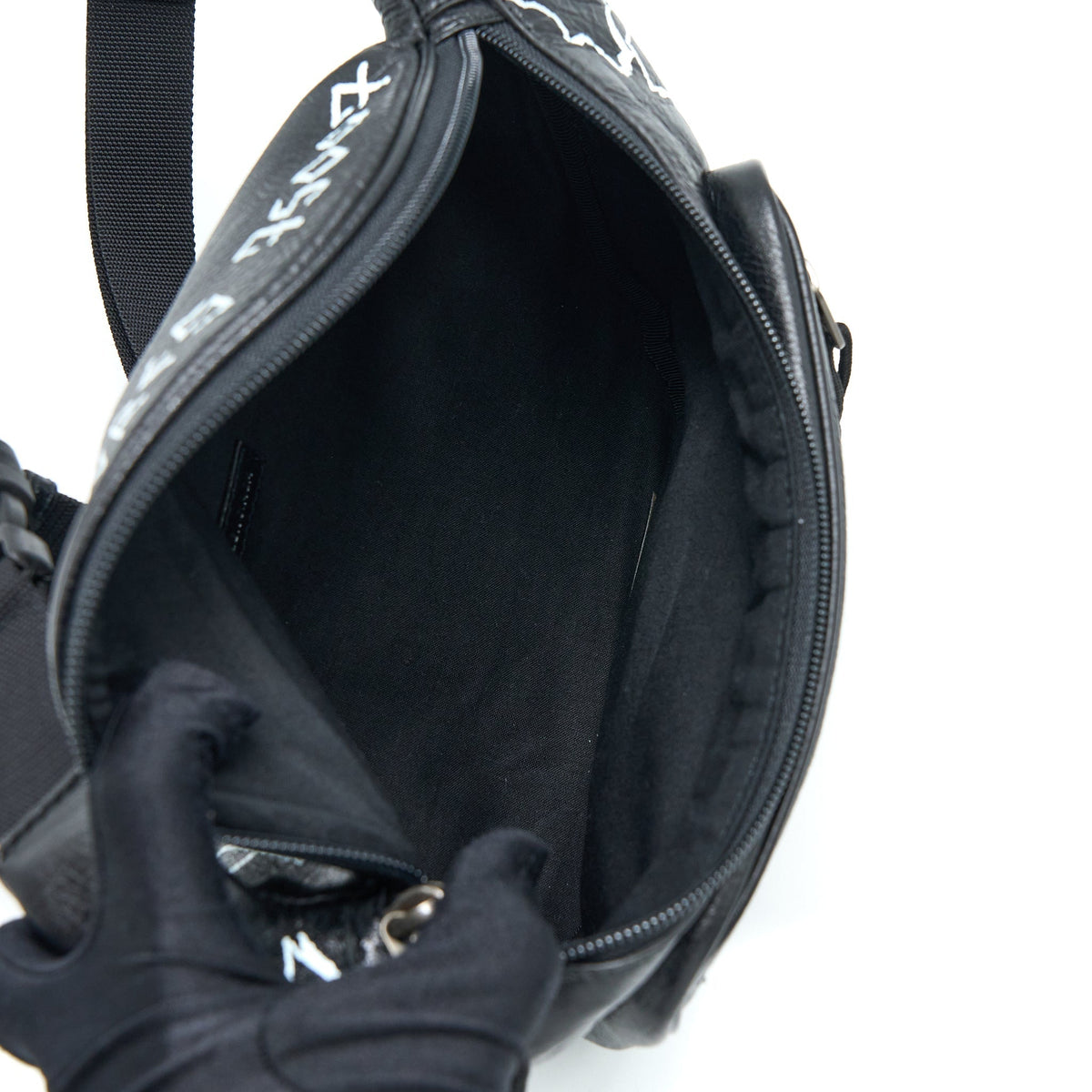 Luxar635 elegant leather Handbag interior detail