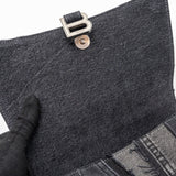 Luxar687 elegant leather Handbag close-up detail