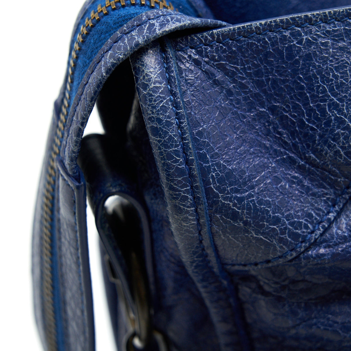 Luxar607 elegant leather Handbag close-up detail