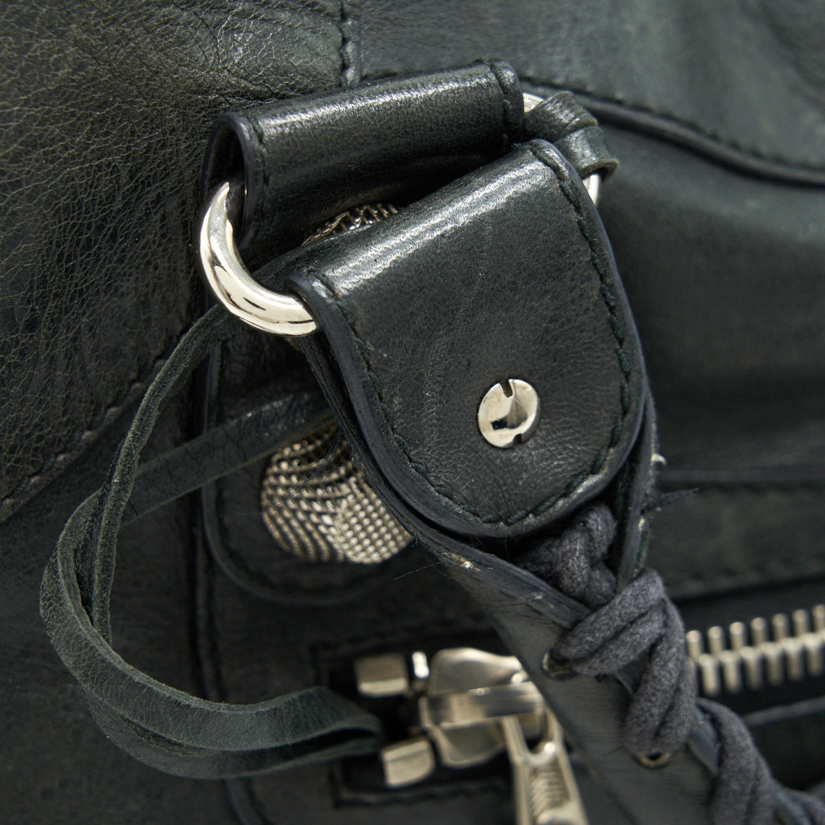 Luxar758 elegant leather Handbag interior detail