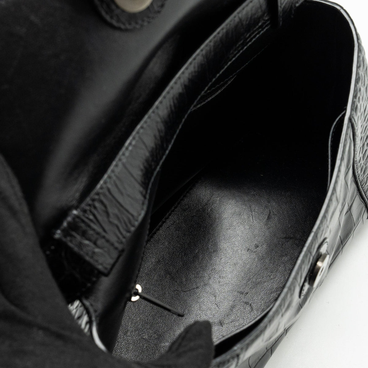 Balenciaga authentic luxury handbag Black calf craftsmanship