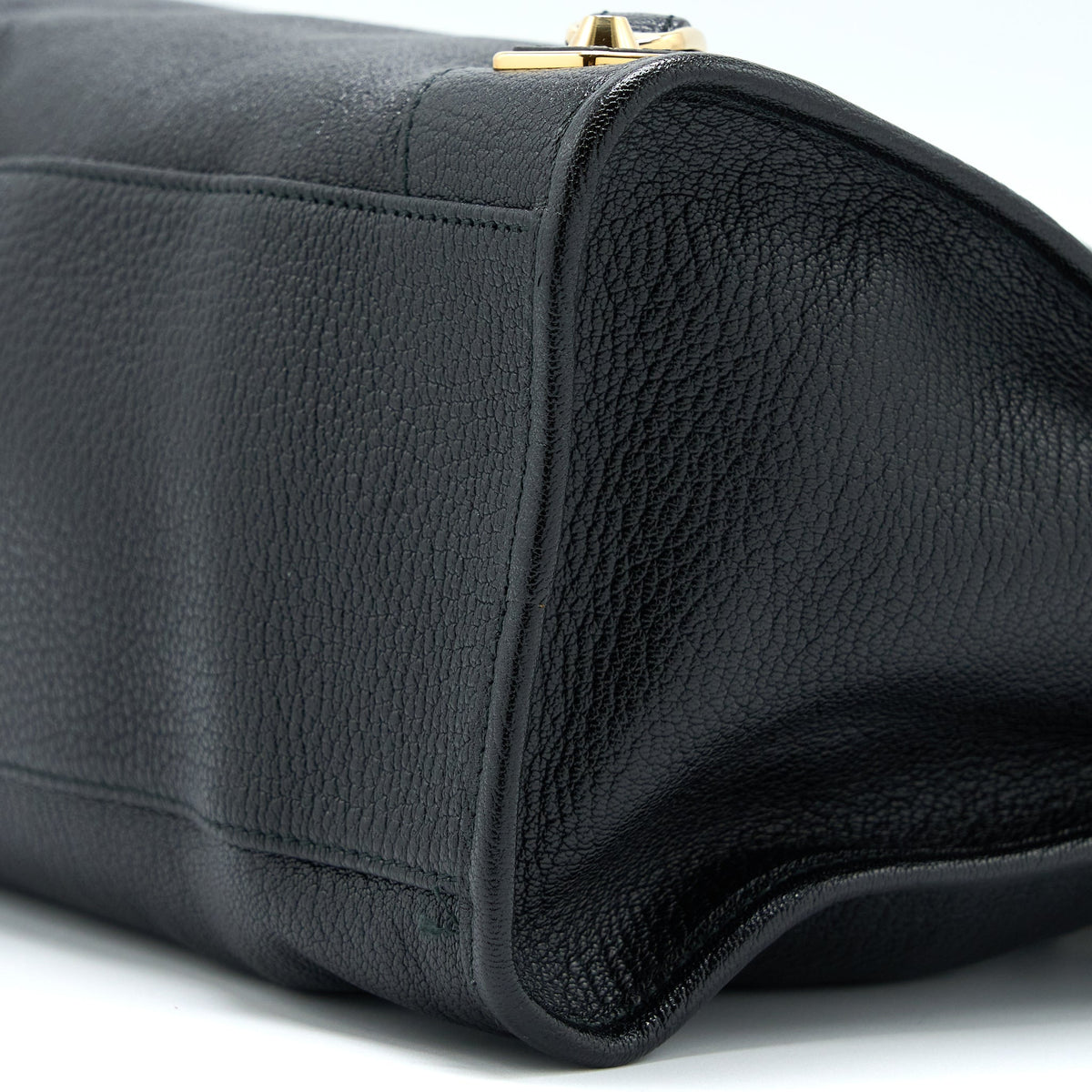 Luxar648 elegant leather Handbag side view