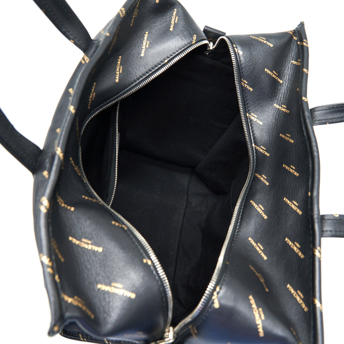 Luxar744 elegant leather Handbag close-up detail