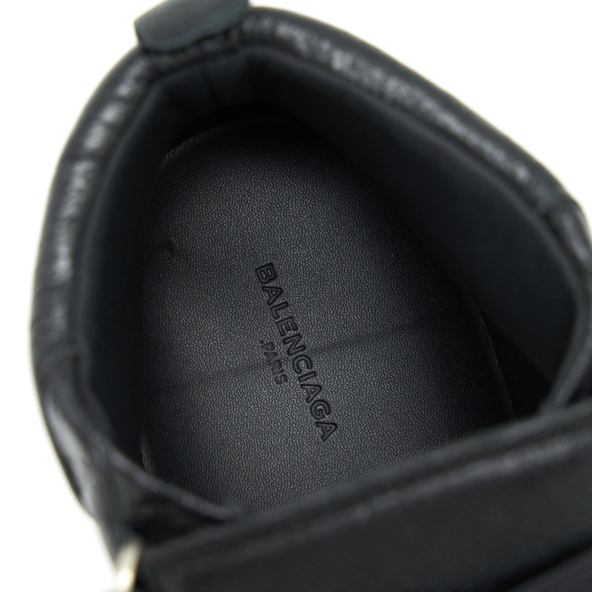 Luxar613 elegant leather Dress Shoe close-up detail