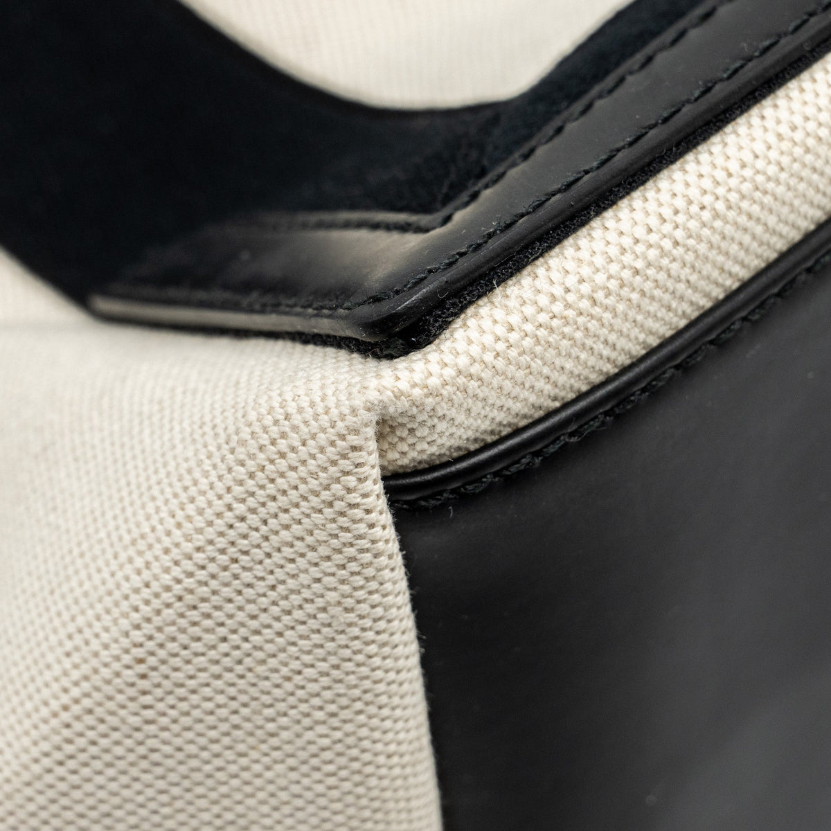 Luxar692 elegant leather Handbag top view