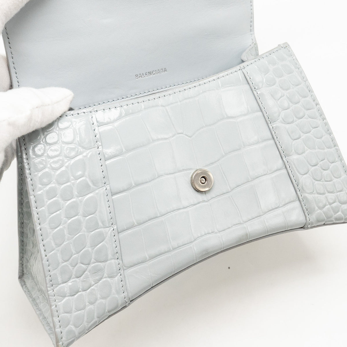 Luxar716 elegant leather Handbag angled view