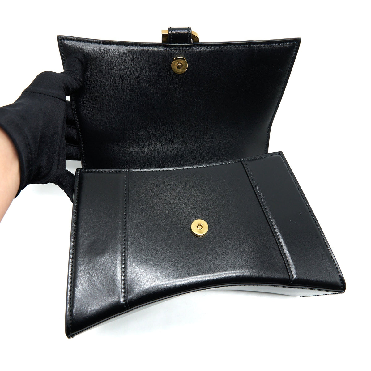 Luxar621 elegant leather Handbag close-up detail