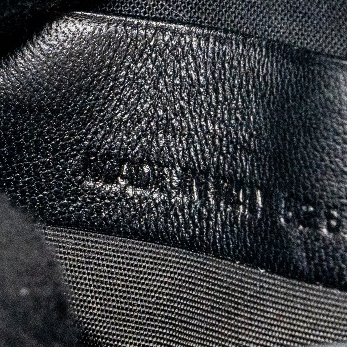 Luxar670 elegant leather Handbag interior detail