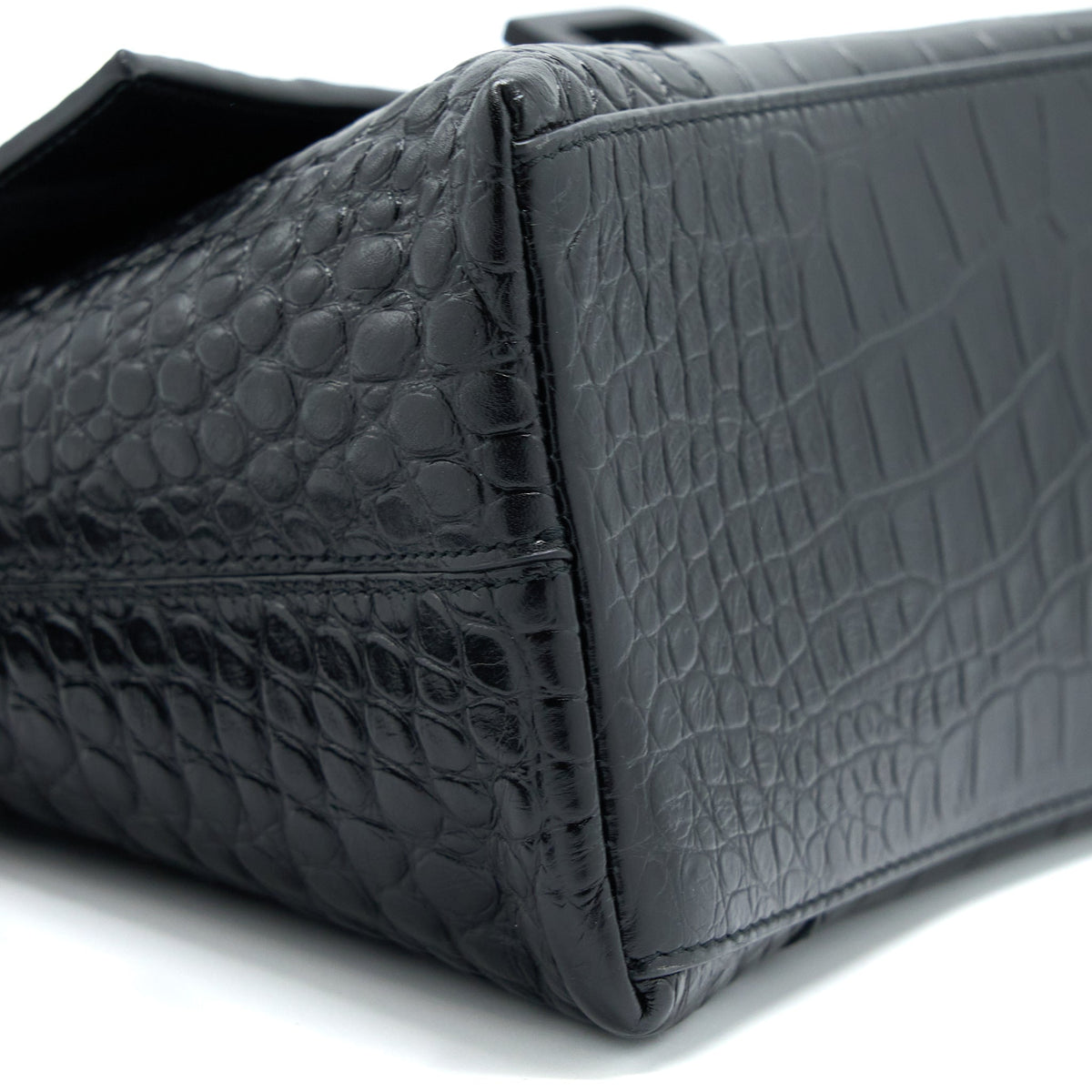 Luxar643 elegant leather Handbag interior detail