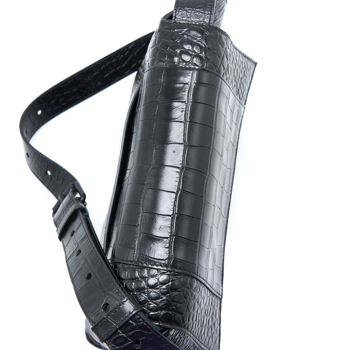 Luxar643 elegant leather Handbag side view