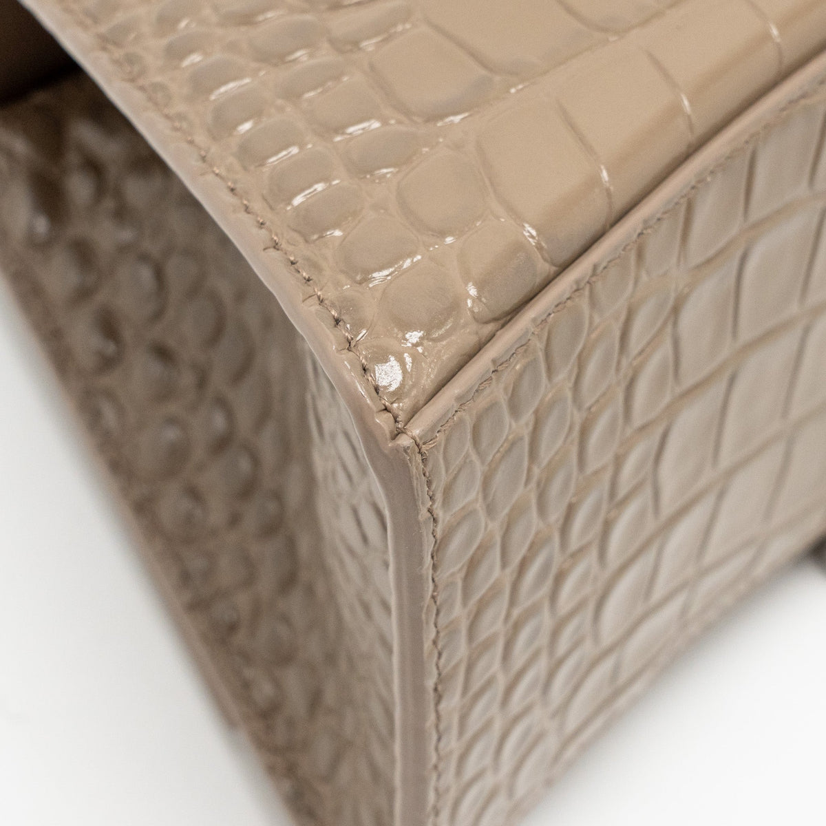 Luxar712 elegant leather Handbag back view