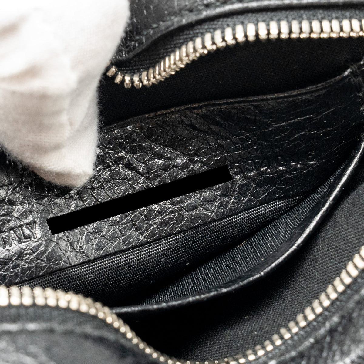 Luxar709 elegant leather Handbag interior detail