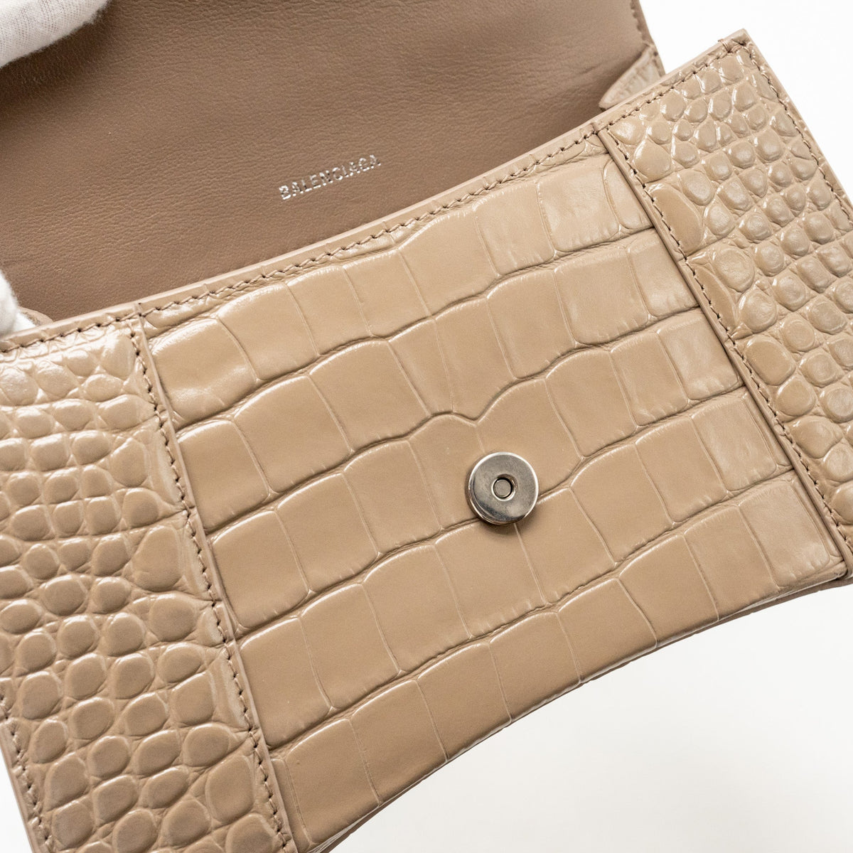 Luxar712 elegant leather Handbag angled view