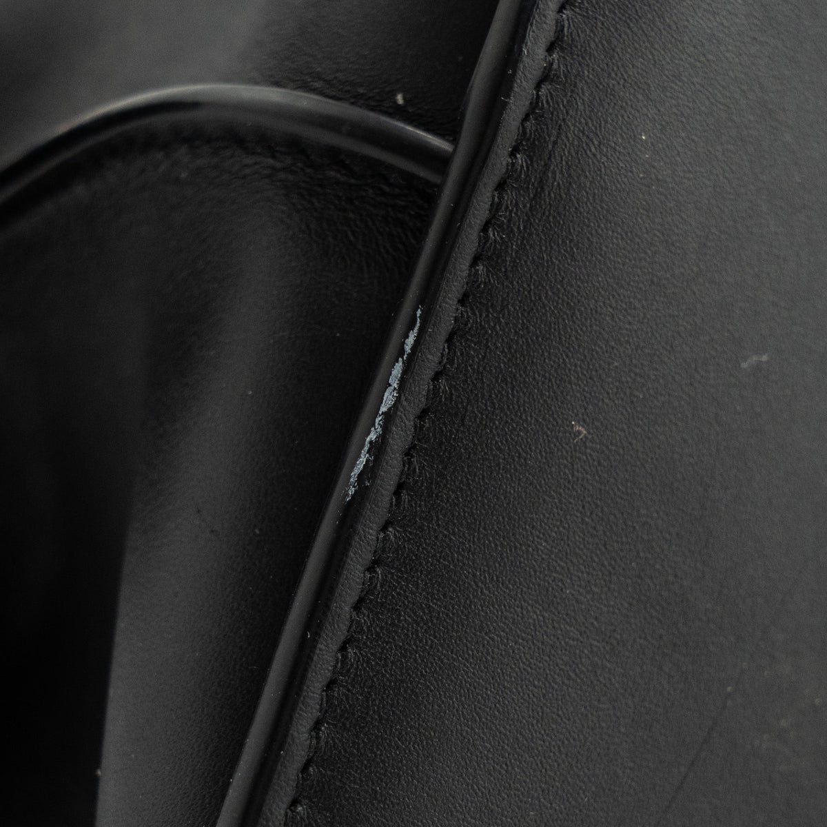 Balenciaga Neo Classic Small Handbag Calfskin Black black/ruthenium hardware | Structured Leather Handbag