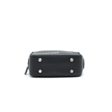 Luxar733 elegant leather Handbag close-up detail
