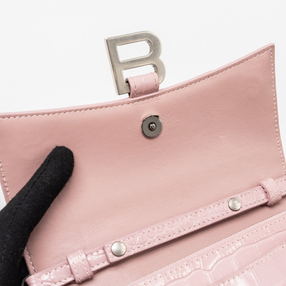 Luxar681 elegant leather Handbag back view