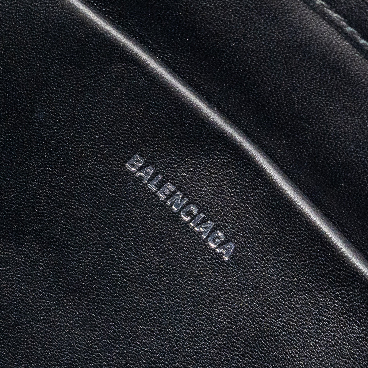 Luxar675 elegant leather Handbag back view