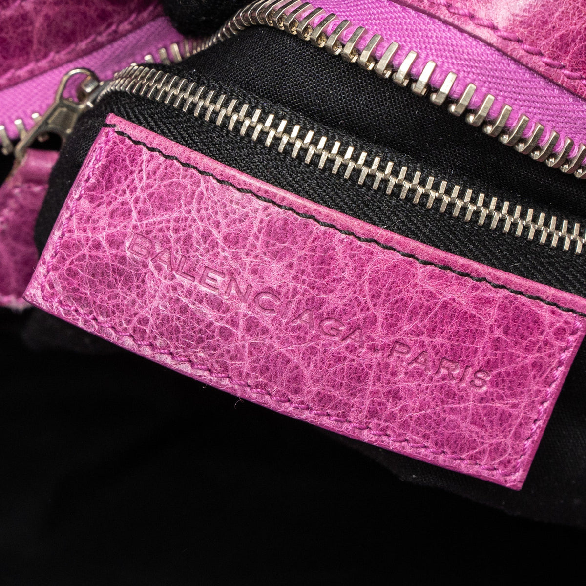 Luxar644 elegant leather Handbag interior detail