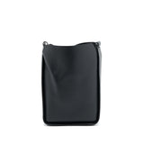 Luxar636 elegant leather Handbag close-up detail
