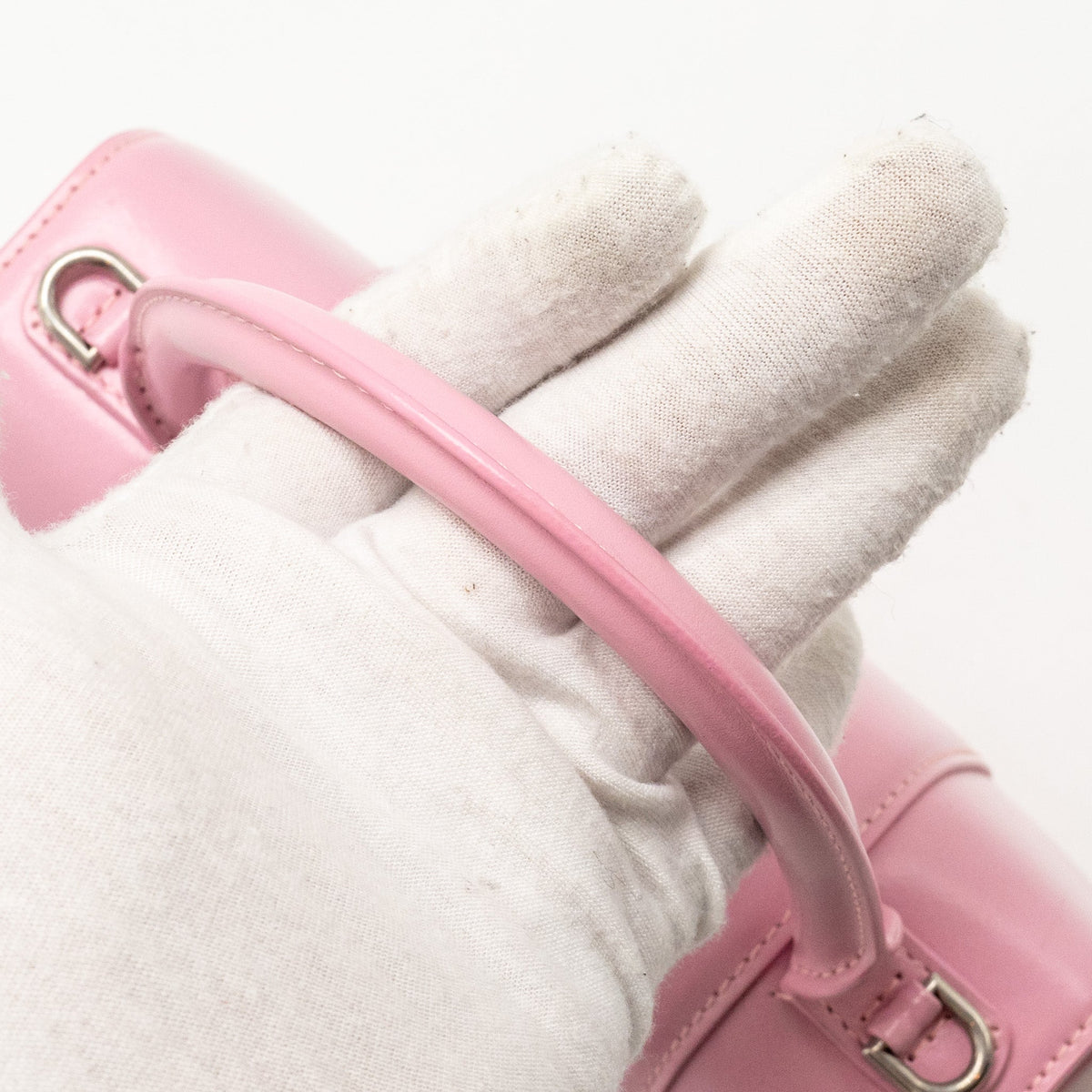Luxar713 elegant leather Handbag close-up detail