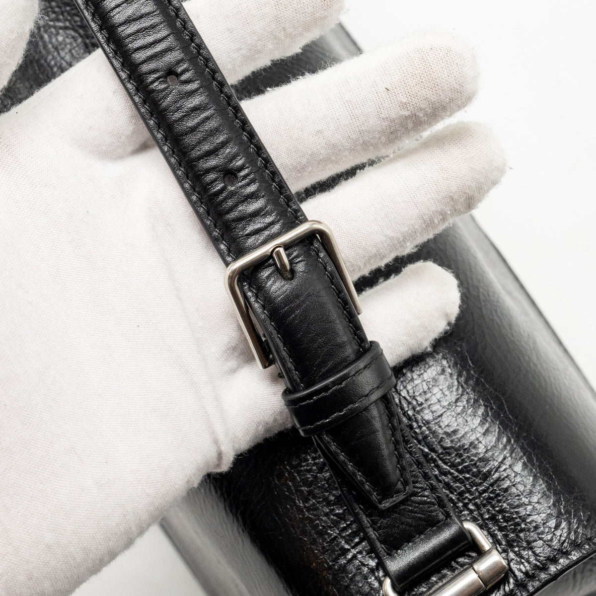 Luxar714 elegant leather Handbag interior detail