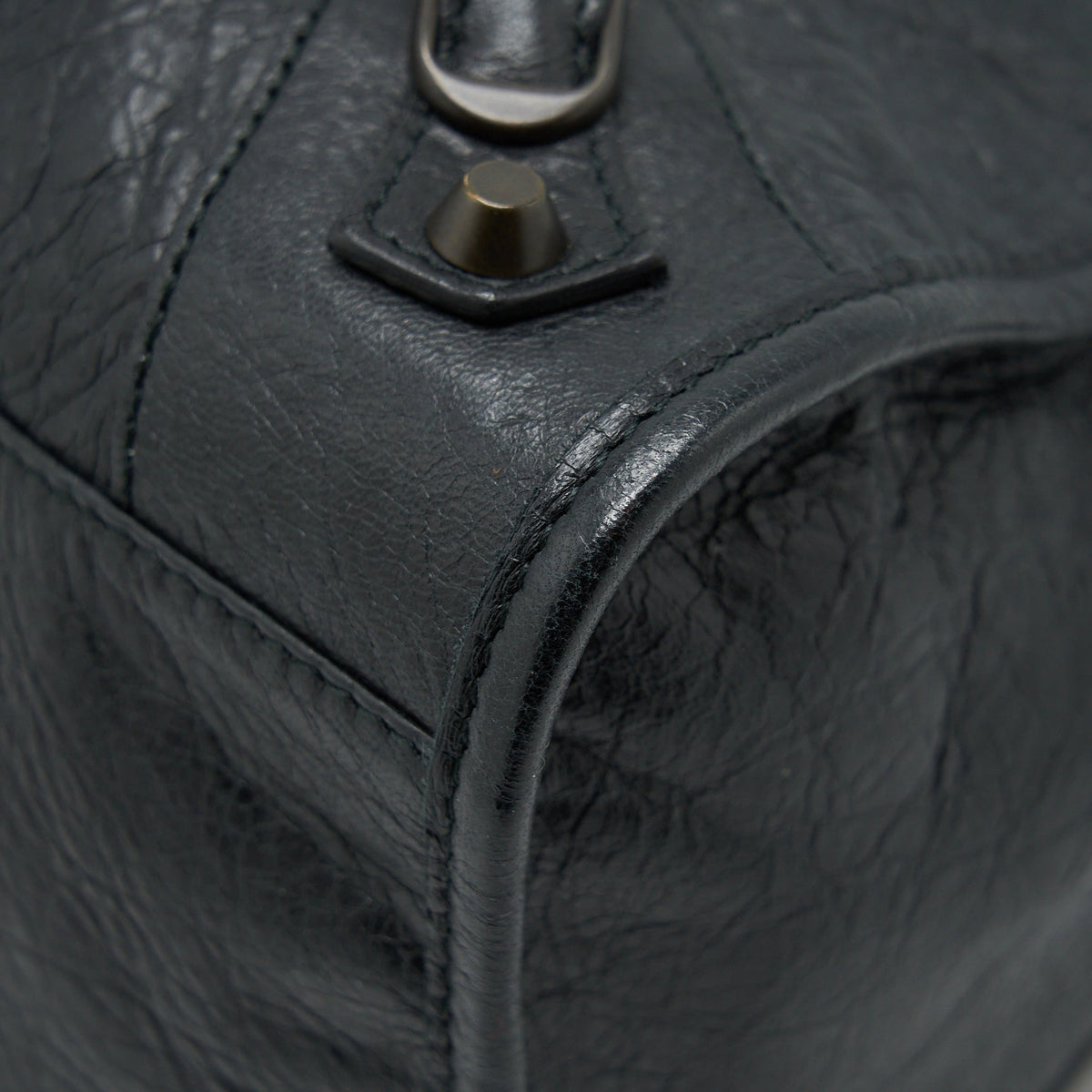 Luxar622 elegant leather Handbag interior detail