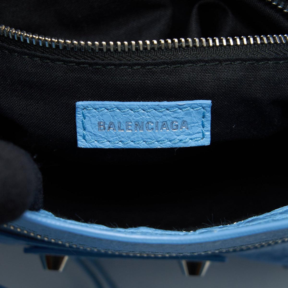 Luxar618 elegant leather Handbag interior detail