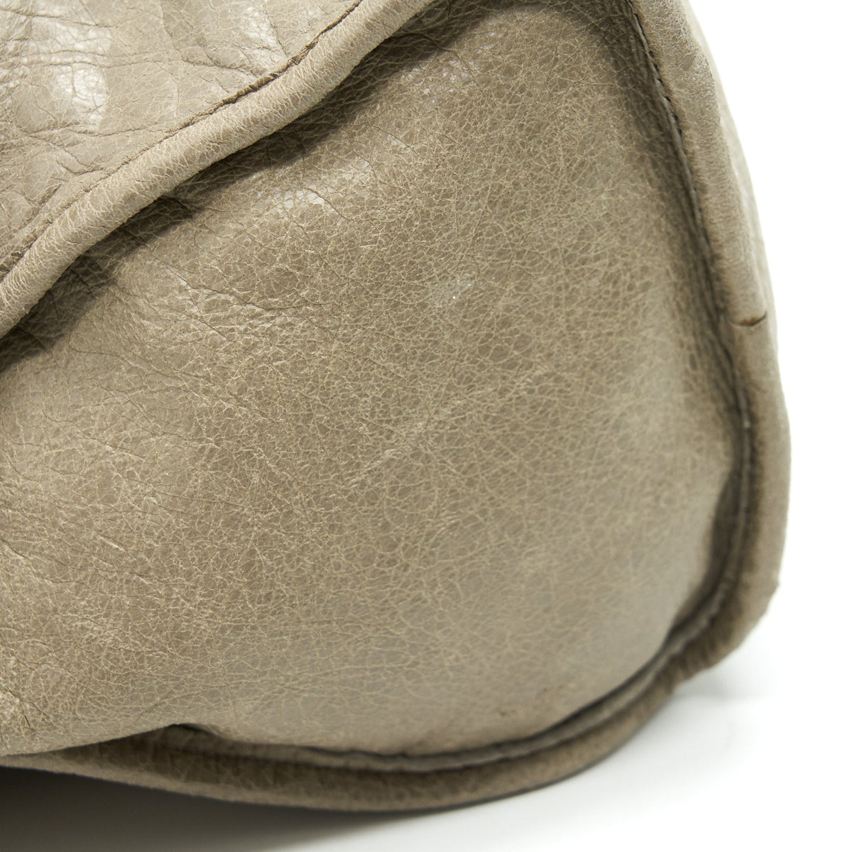 Luxar751 elegant leather Handbag close-up detail