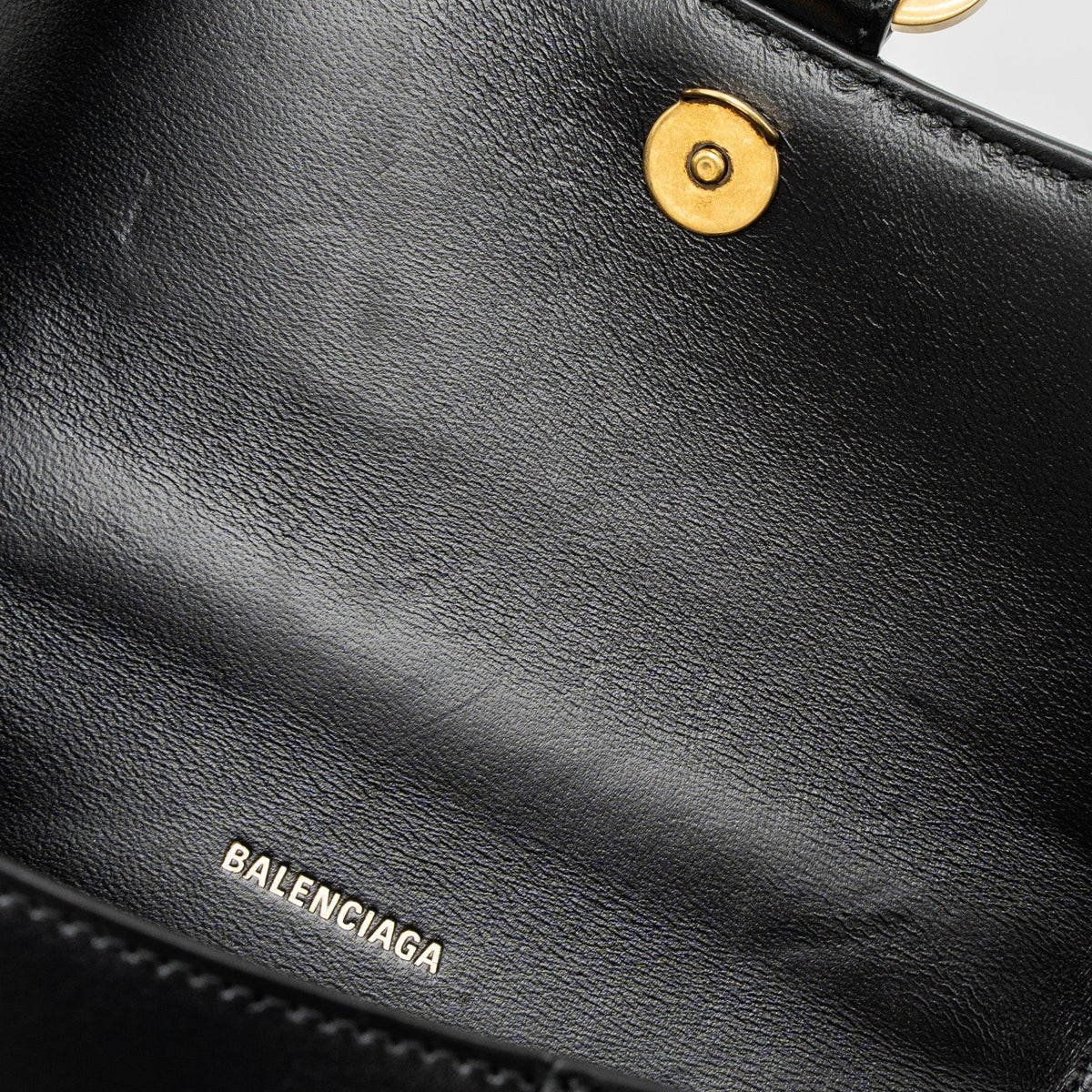 Luxar647 elegant leather Handbag interior detail