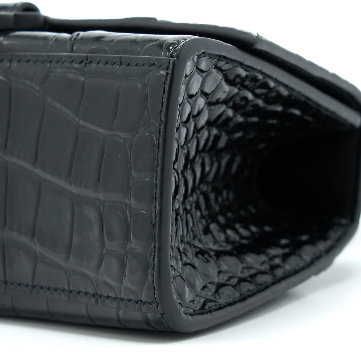 Luxar640 elegant leather Handbag top view