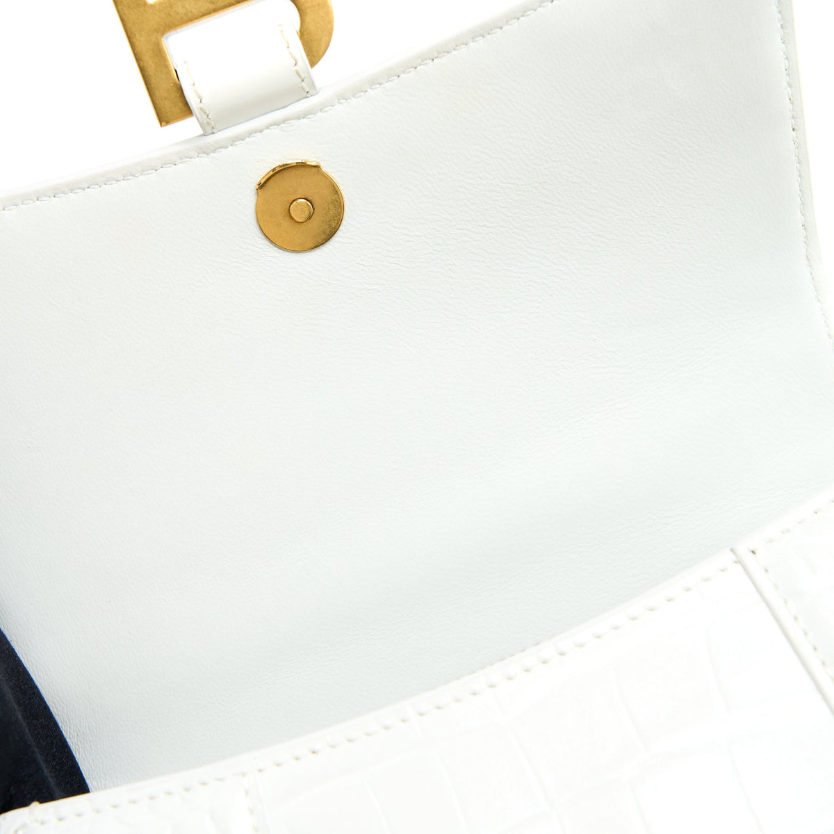 Luxar627 elegant leather Handbag back view