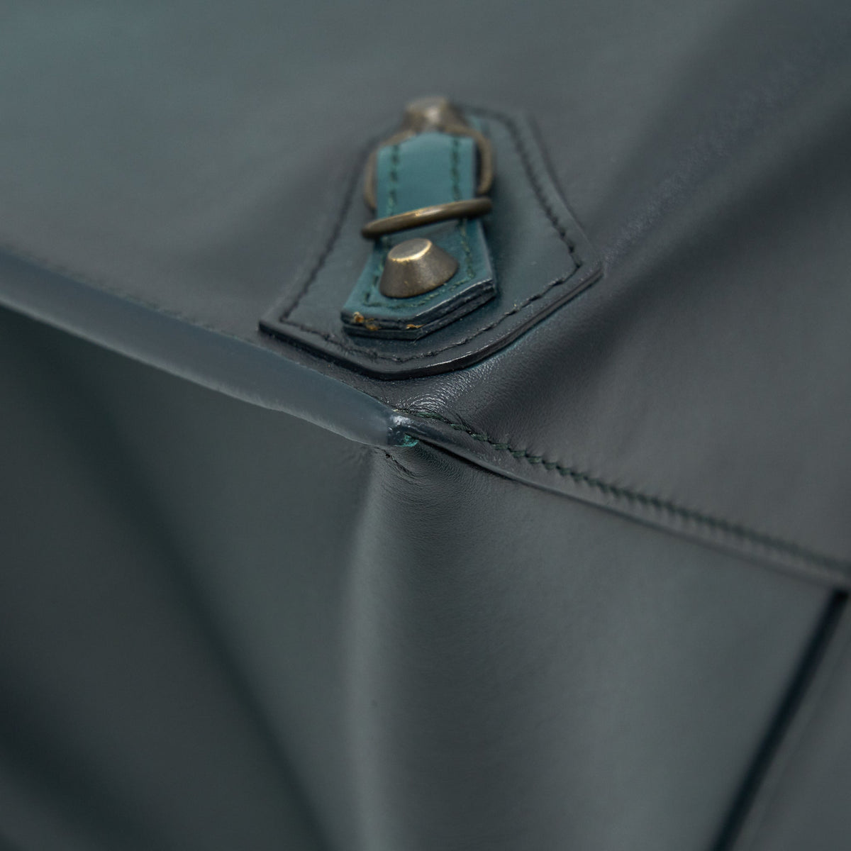 Luxar753 elegant leather Handbag top view