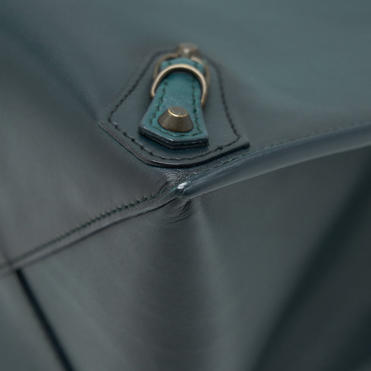 Luxar753 elegant leather Handbag top view