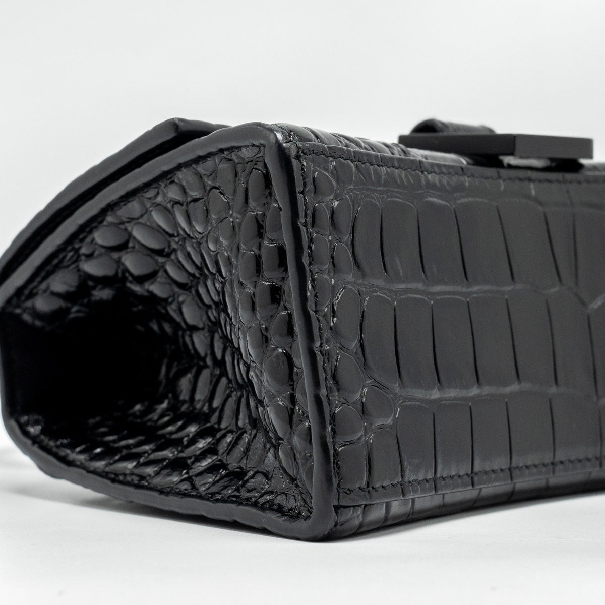 Luxar693 elegant leather Handbag top view