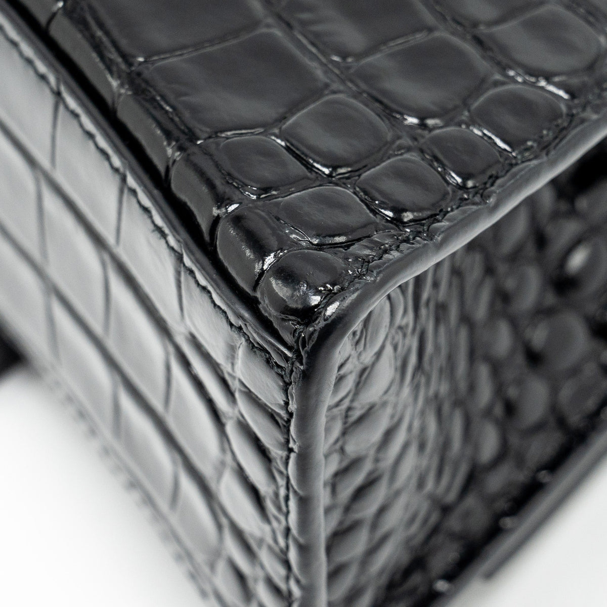 Luxar693 elegant leather Handbag back view