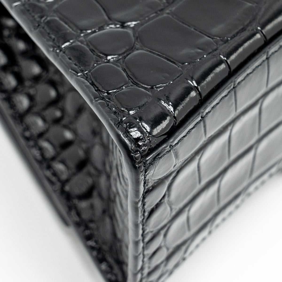 Luxar693 elegant leather Handbag side view