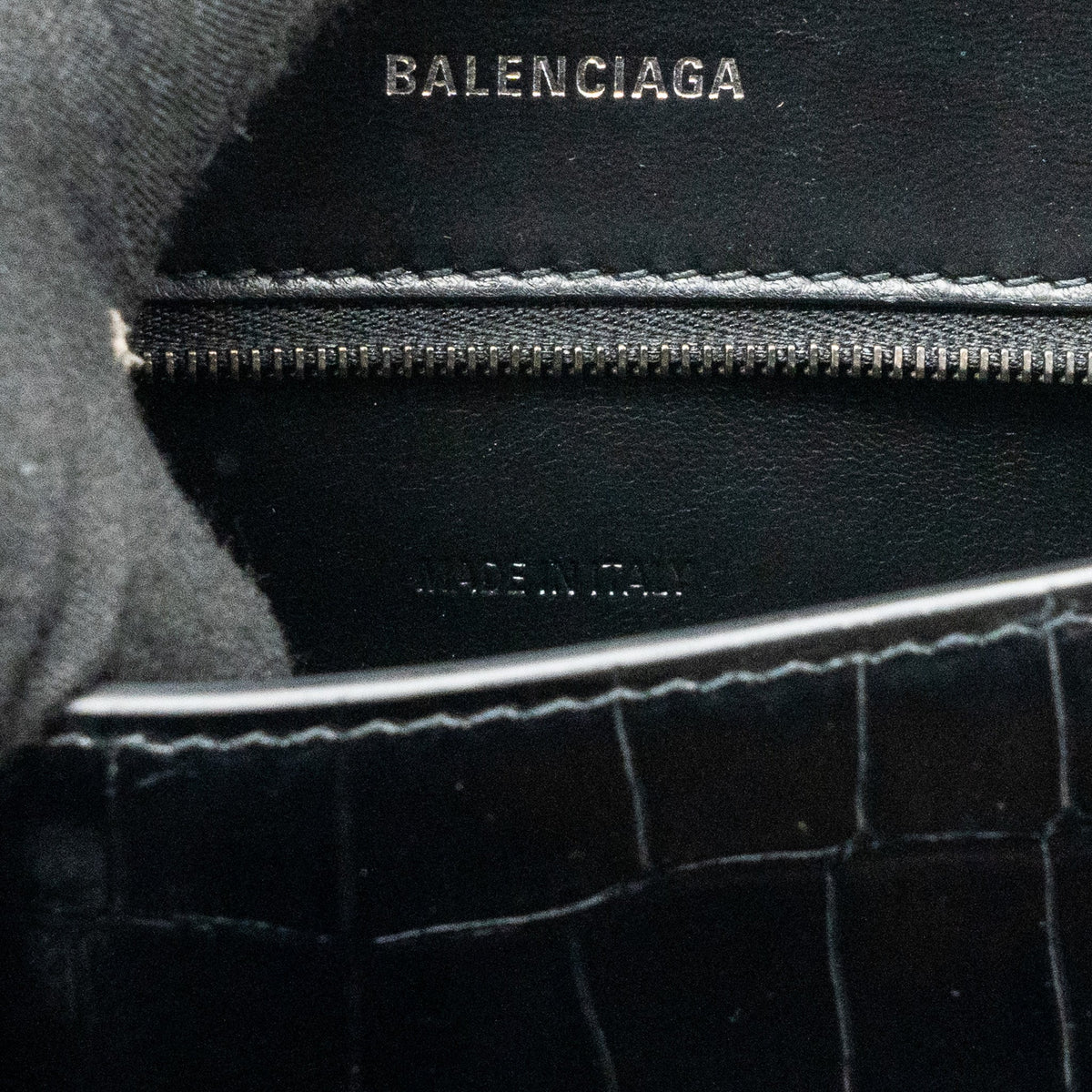 Luxar658 elegant leather Handbag flat lay view