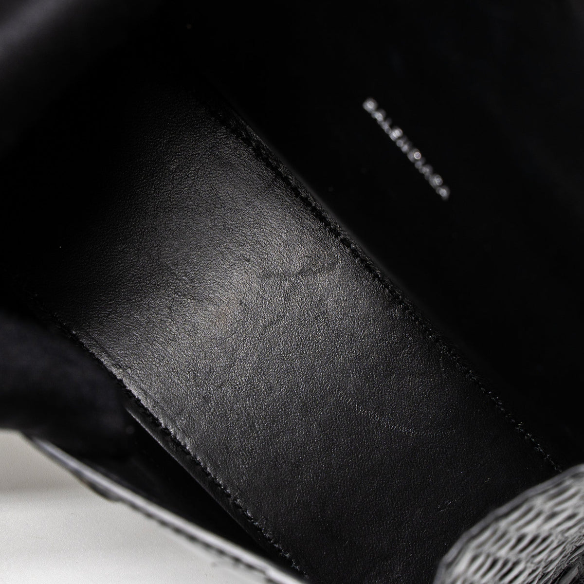 Luxar639 elegant leather Handbag top view