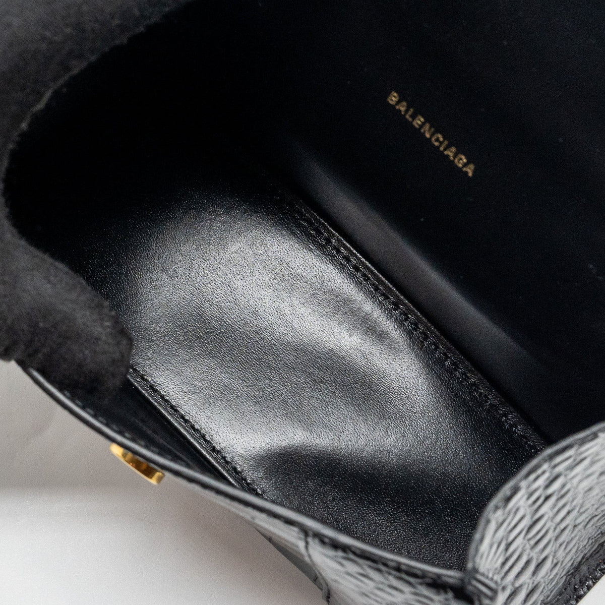 Luxar677 elegant leather Handbag interior detail