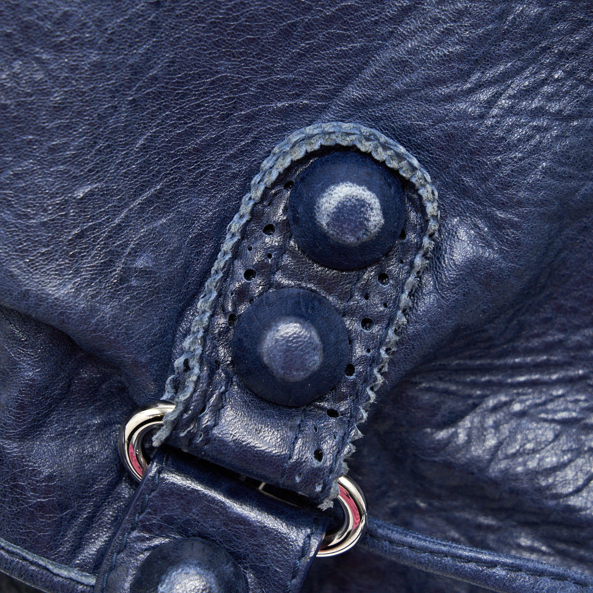 Luxar600 elegant leather Handbag back view