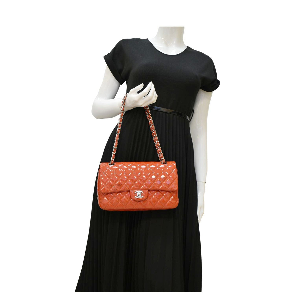 Chanel Bags Chanel Classic Medium Double Flap Patent Leather Shoulder Bag Red Elegant Everyday Designer Handbag