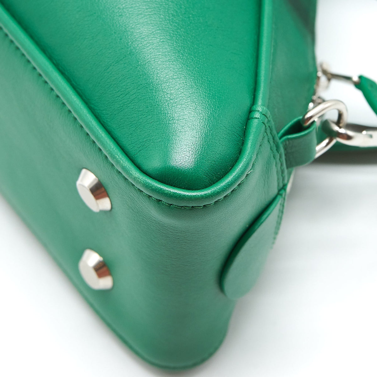 Luxar609 elegant leather Handbag back view